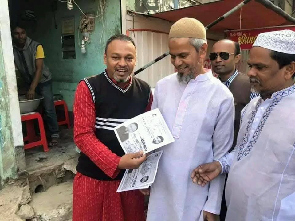 ভোটারদের সাথে আনিসুর রহমান শিপলু